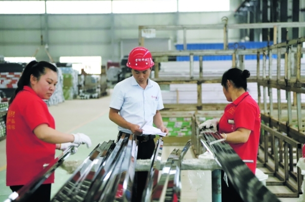 黨建引領(lǐng)促發(fā)展，經(jīng)濟(jì)增長(zhǎng)添動(dòng)能